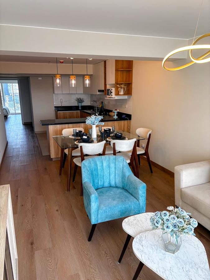 Amplio dúplex en venta en Lince